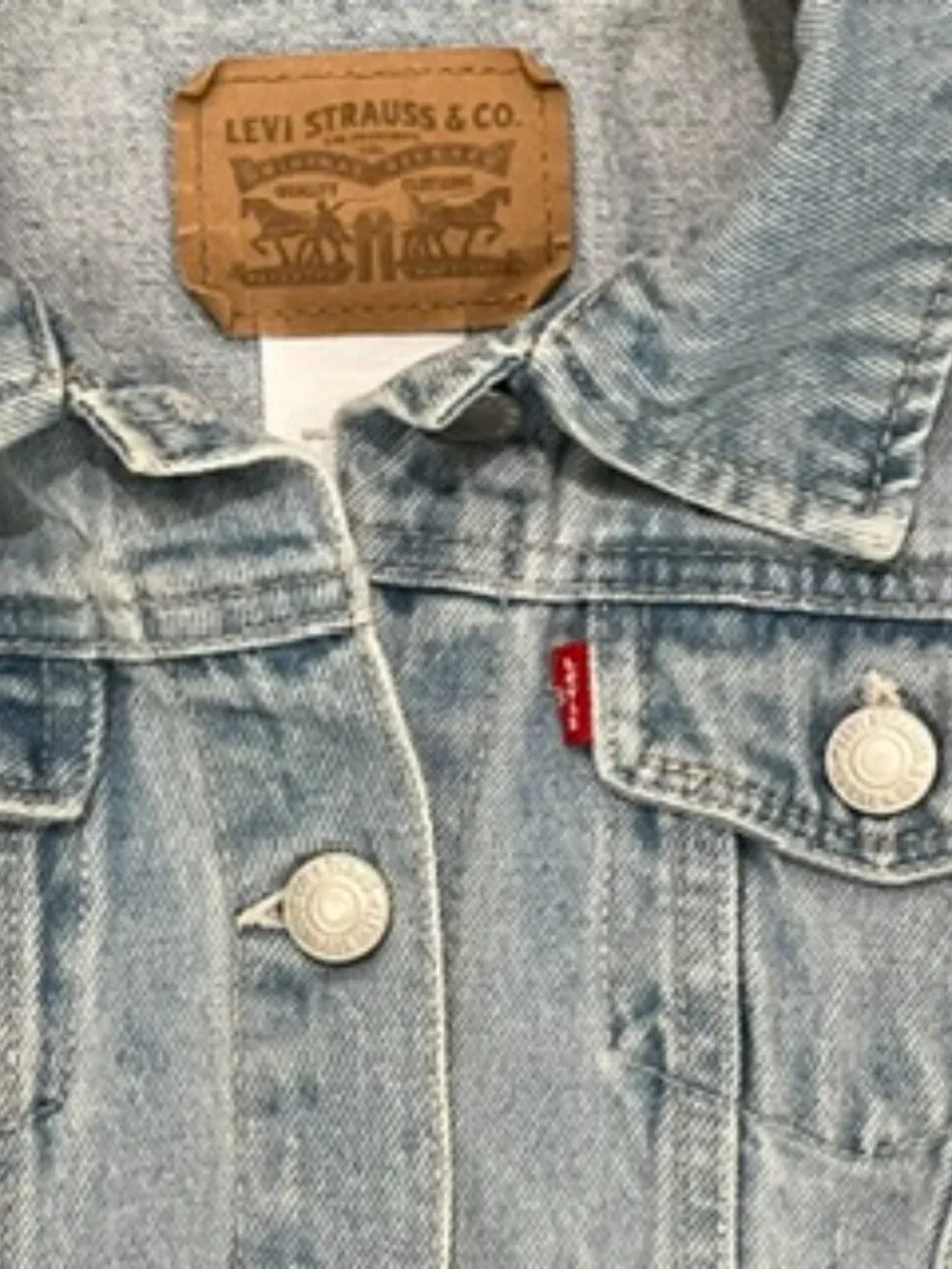 Levi’s Denim Jean jacket Girl’s MEDIUM (10-12) Button Front Western light Blue